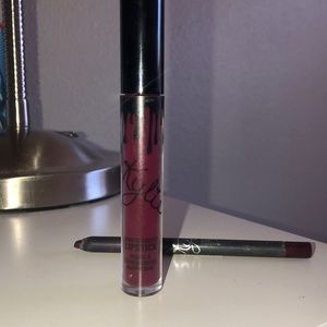 Kylie Cosmetics “Kourt K”